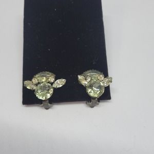 Vtg Glamorous Clip On Earrings
